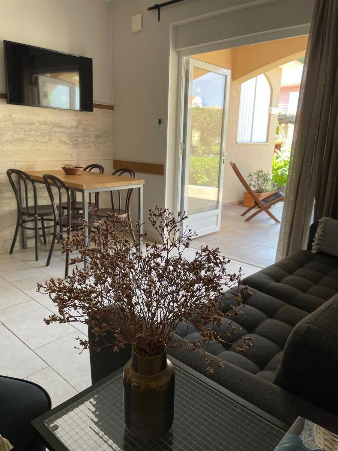 Villa Lantana Vir Exterior photo